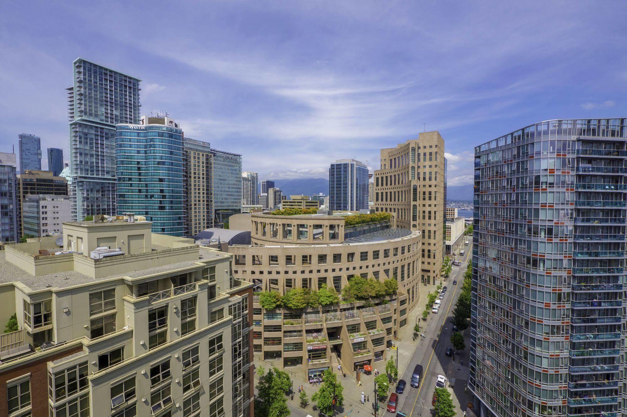 Rosedale On Robson Suite Hotel Vancouver Esterno foto